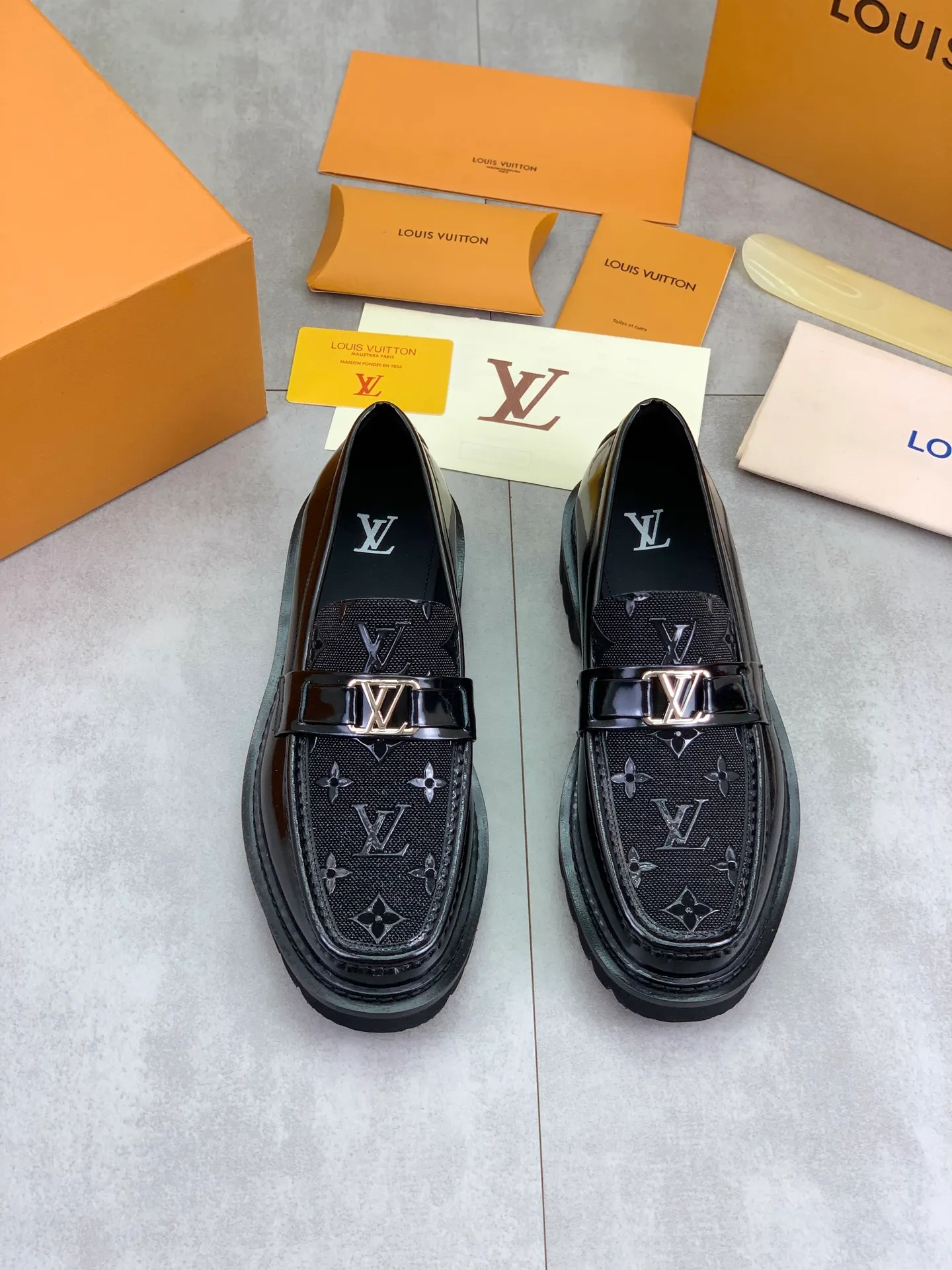 Factory price P820 💎💎💎LOUIS VUITTON [Louis Vuitton] - LV men's business casual leather shoes, luxurious and noble 👞All imported original cowhide, just to create a more comfortable wearing experience, upper: original high-end calfskin ➕Imported soft cowhide lining, original lightweight foam outsole ✔️ Color: 6️⃣colors available Size: 39-44 (38.45 46 can be customized (non-returnable)